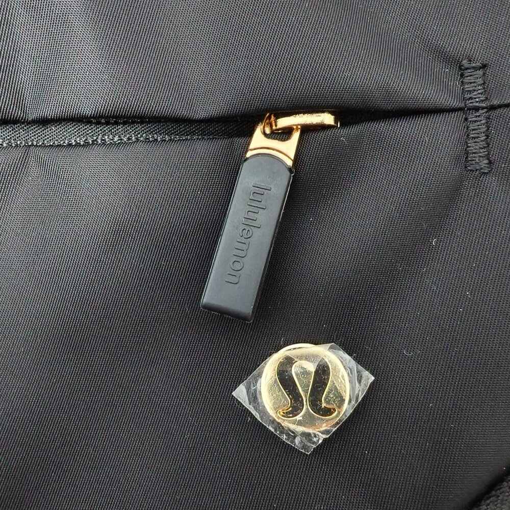💕Lululemon All Night Festival Bag 5L - Black w/ Gold Hardware Crossbody Sling - Picture 4 of 7